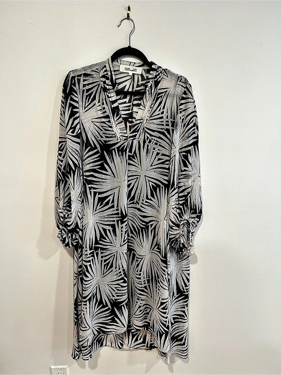 Diane Von Furstenberg Dresses & Skirts - Diane von Furstenberg DVF Abstract Print Midi Dress Black & White Like New